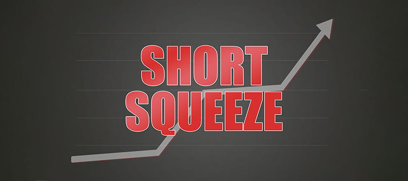 The words short squeeze in red letters with a rising arrow behind them